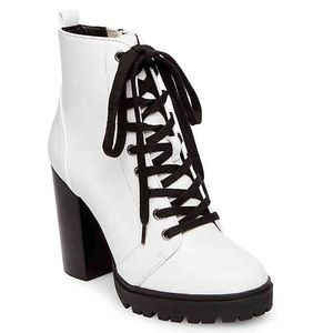 Steve Madden Women’s Laurie Booties White